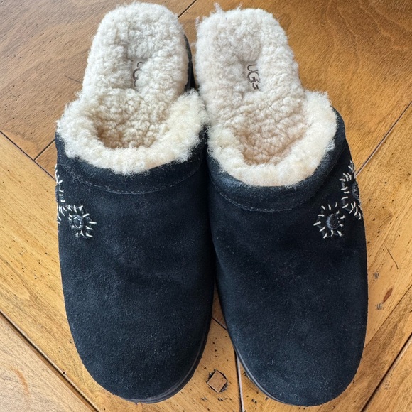 UGG Black Floral Embroidered Shearling Mules - Picture 3 of 5